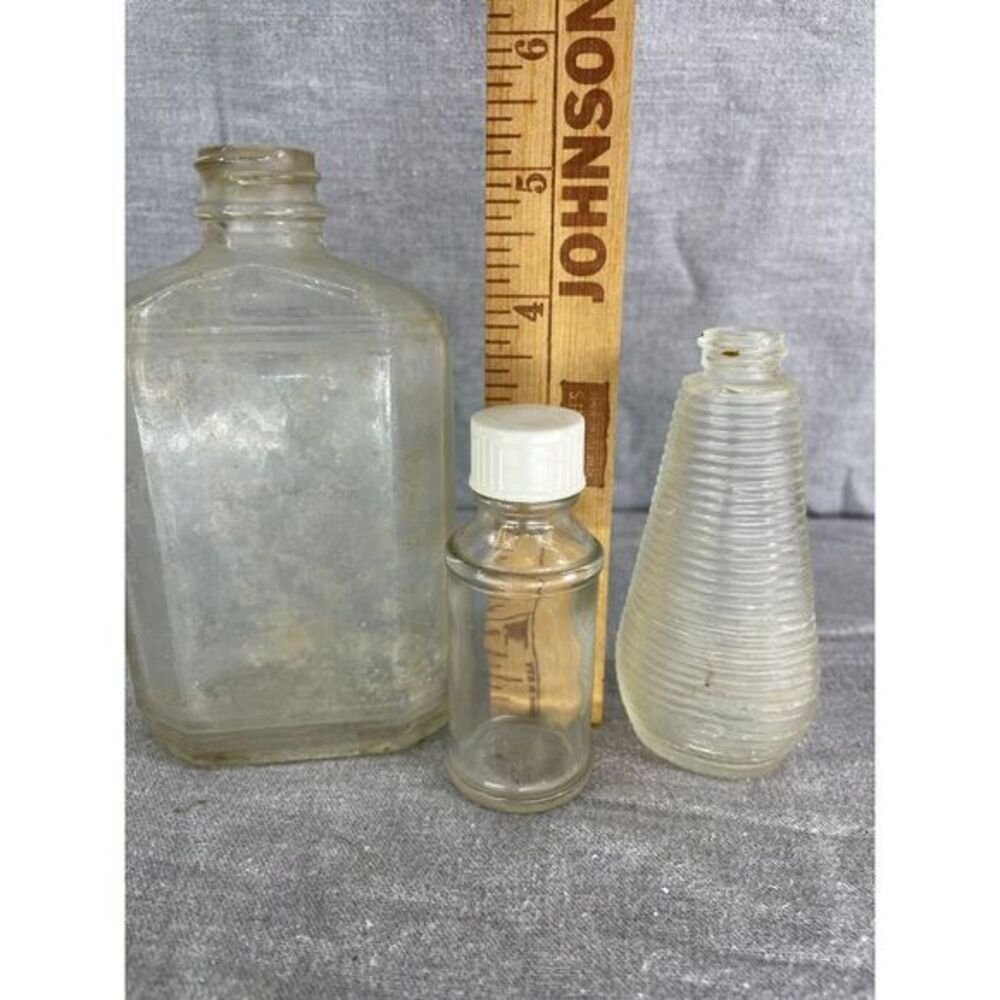 Vintage bottles‎